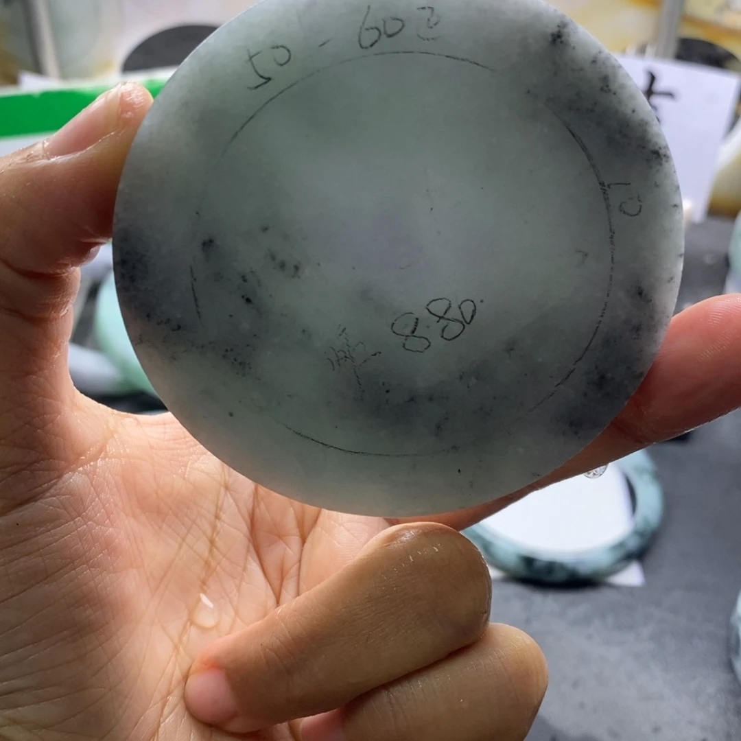 定制翡翠未镶嵌翡翠手镯