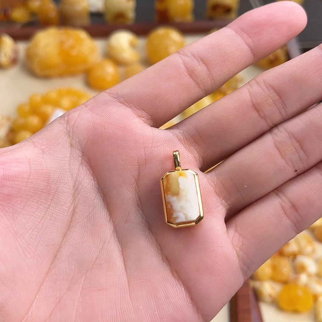 琥珀未镶嵌珠宝奇石