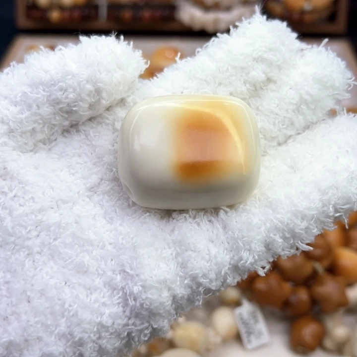 白玉菩提把件6 象牙果原果雕刻香皂手把件