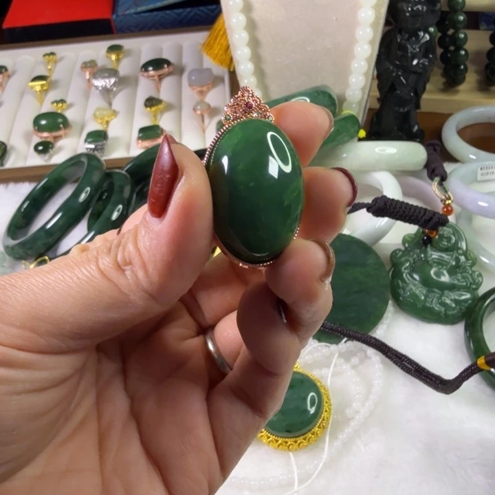 和田玉（糖玉）未镶嵌颈饰