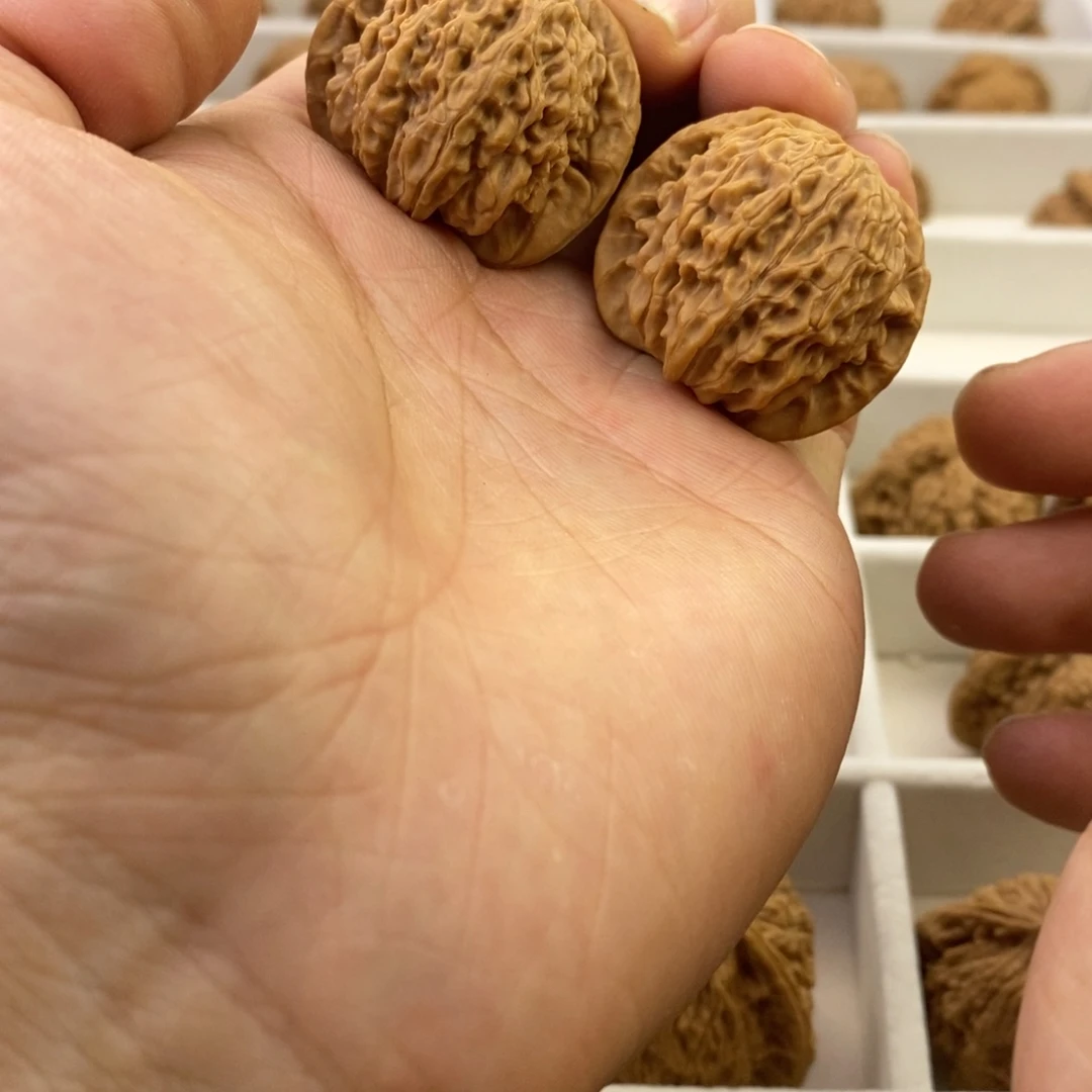 文玩核桃吊坠黄杆  文玩核桃手把件