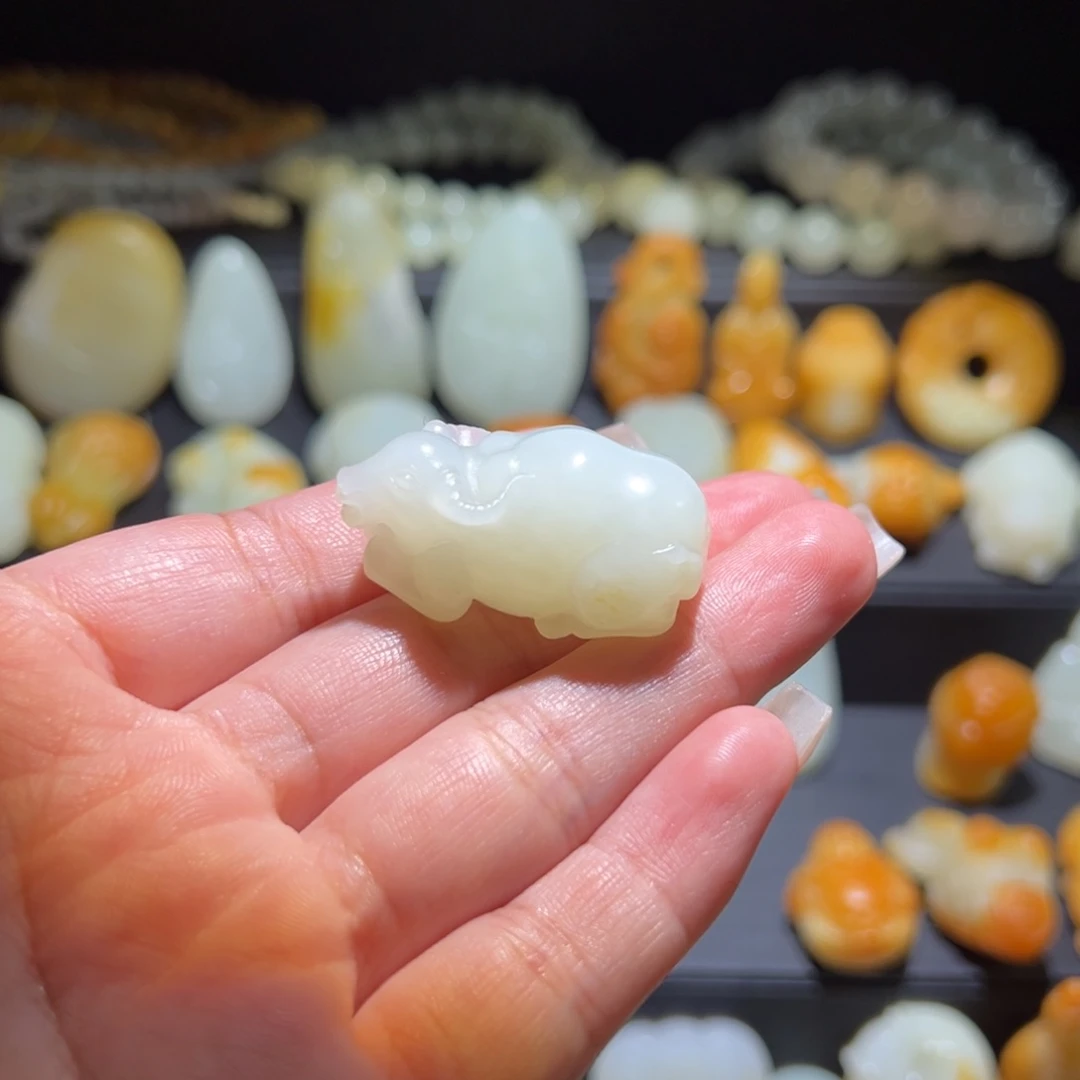 和田玉未镶嵌颈饰润***声