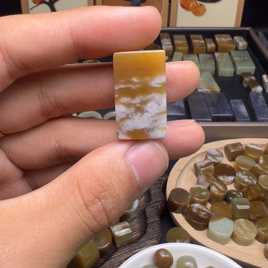 l***n和田玉（糖玉）未镶嵌珠宝奇石牛扎无事牌