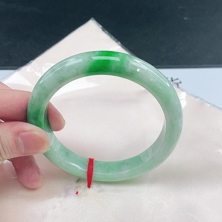 翡翠未镶嵌手镯圈63。0B062