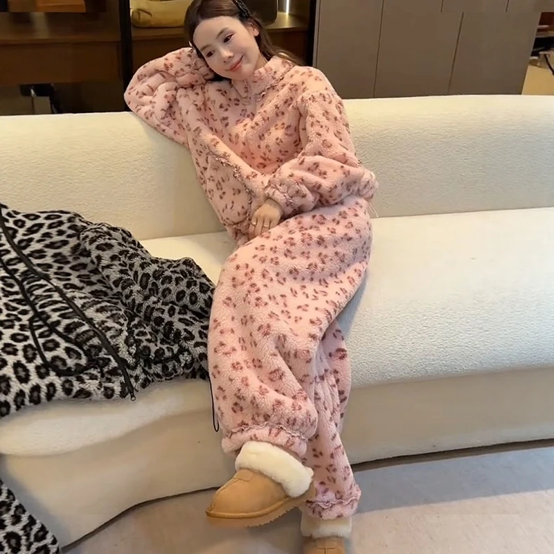 秋冬珊瑚绒豹纹高领长袖宽松家居服套装女加绒加厚外穿睡衣两件套