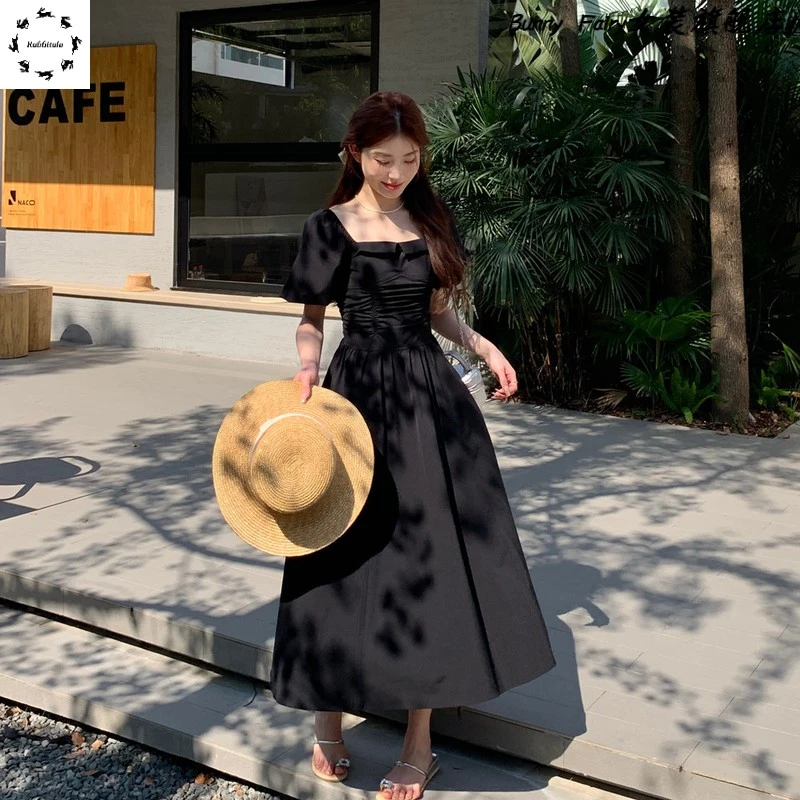 洋气炸街黑色方领泡泡袖连衣裙女夏2025新款法式茶歇小黑裙赫本风