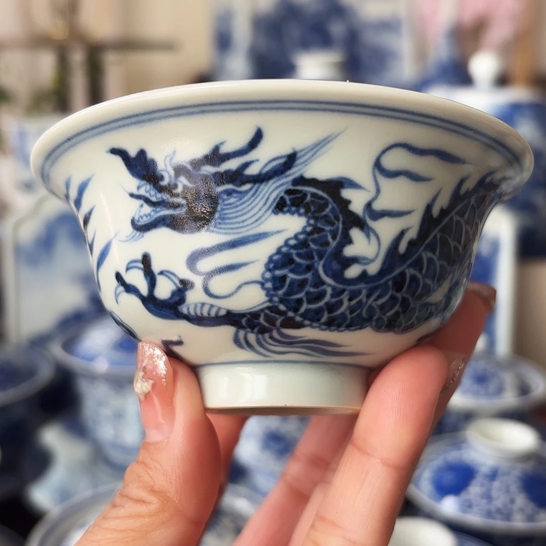 元青花龙纹主人杯
