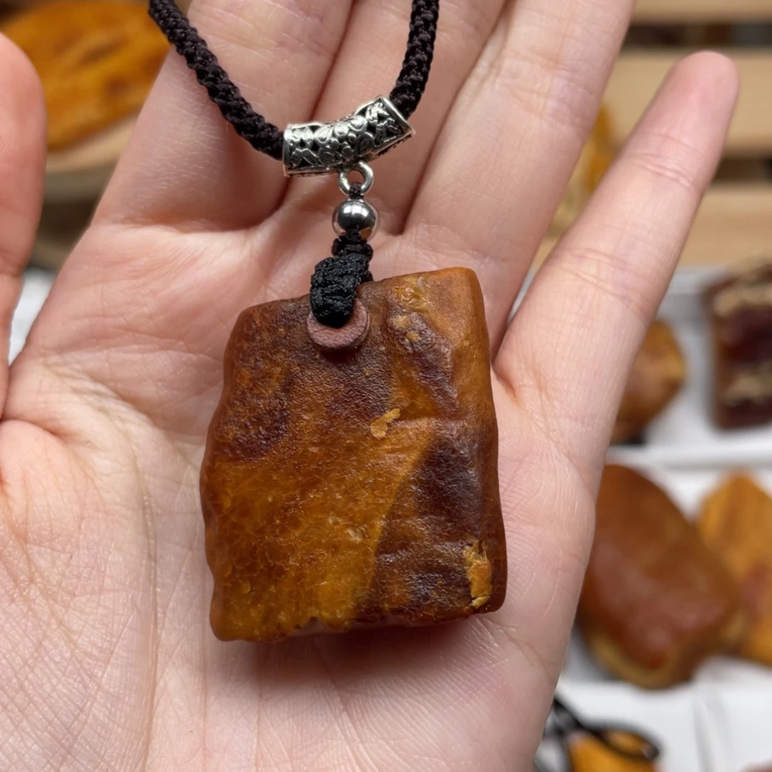 琥珀未镶嵌珠宝奇石