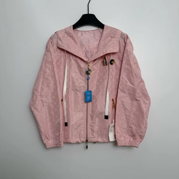 99新 LouisVuitton/路易威登 D500987/满印老花连帽外套 /34码