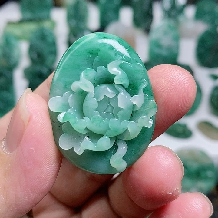 未镶嵌独山玉颈饰