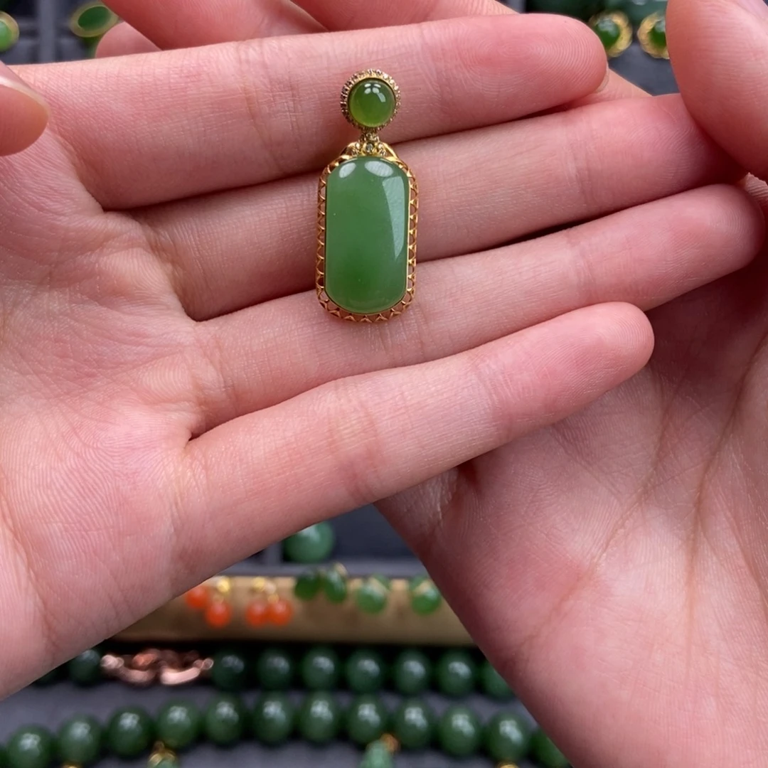 和田玉18K金镶嵌吊坠(不含链)