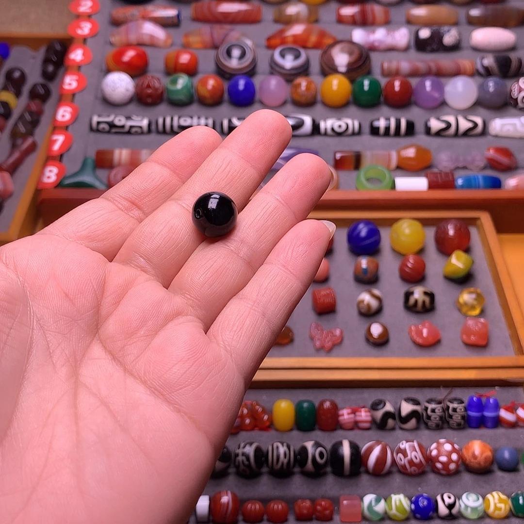 余***仰玛瑙/玉髓未镶嵌颈饰