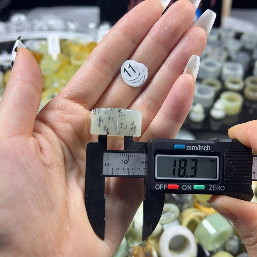 蛇纹石玉未镶嵌戒指