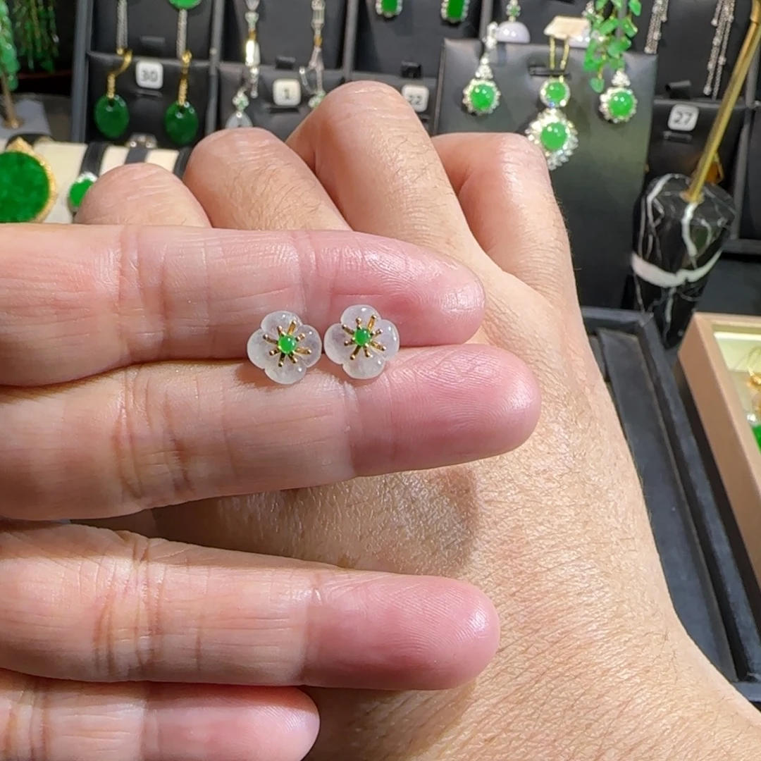 翡翠18K金镶嵌颈饰耳钉