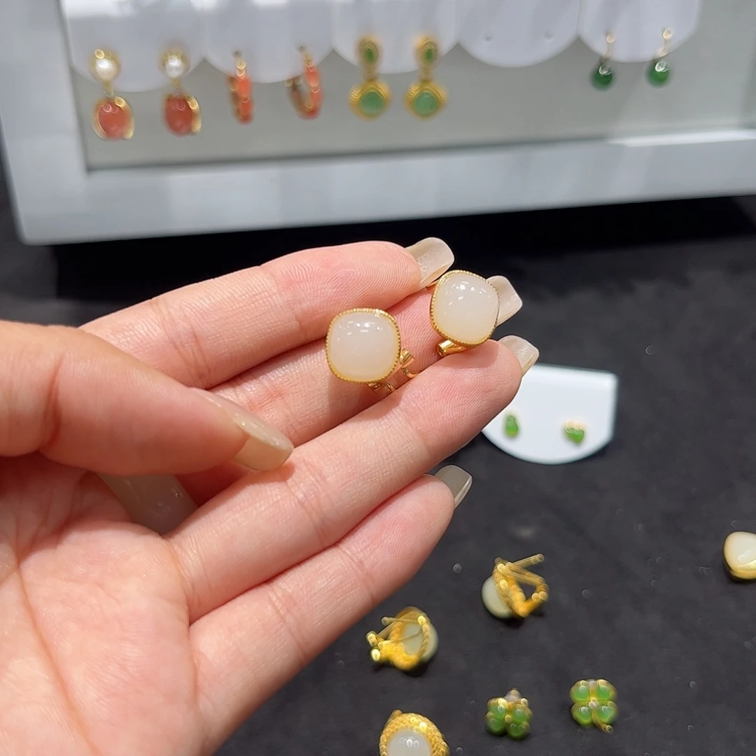 若***见和田玉银S925镶嵌耳饰买断不退不换