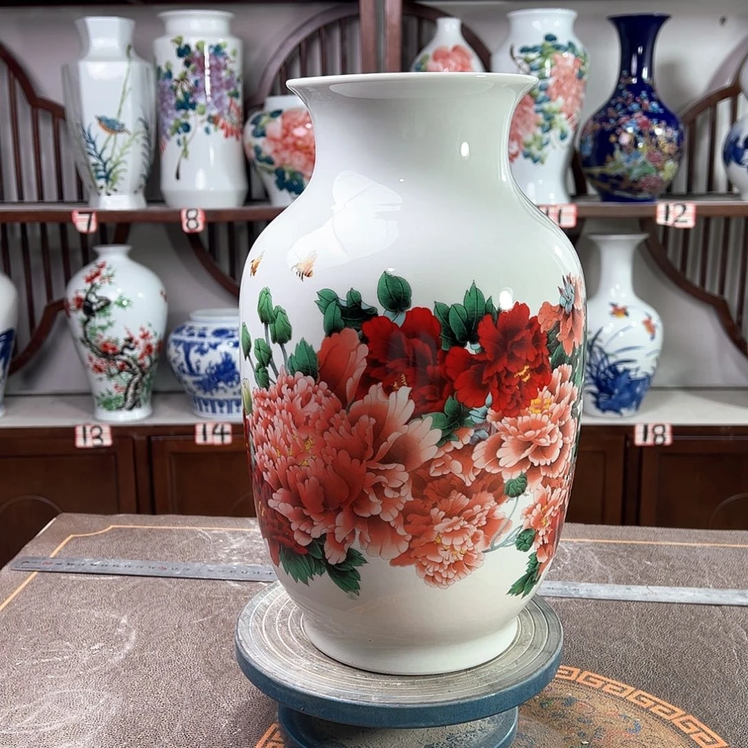 摆件景德镇陶瓷大冬国色