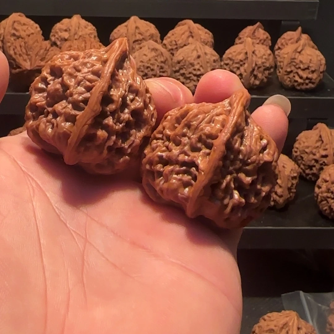 桃核把件山****）大石头核桃41