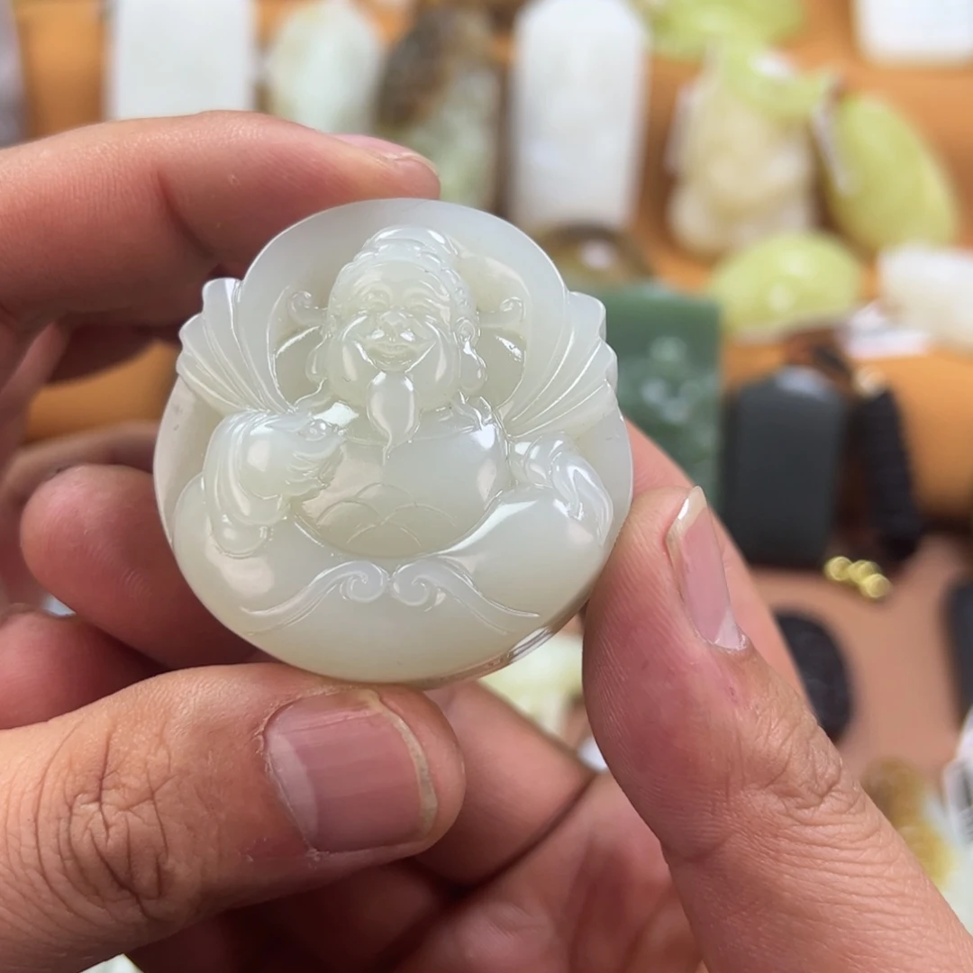 和田玉未镶嵌颈饰