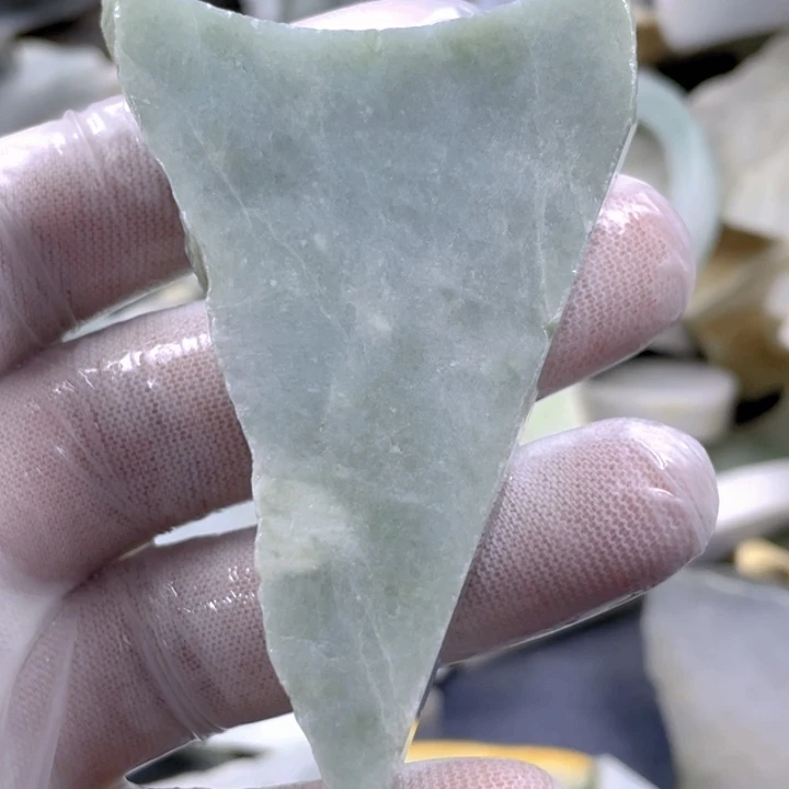 翡翠吊坠(不含链)未镶嵌天然翡翠边角料子