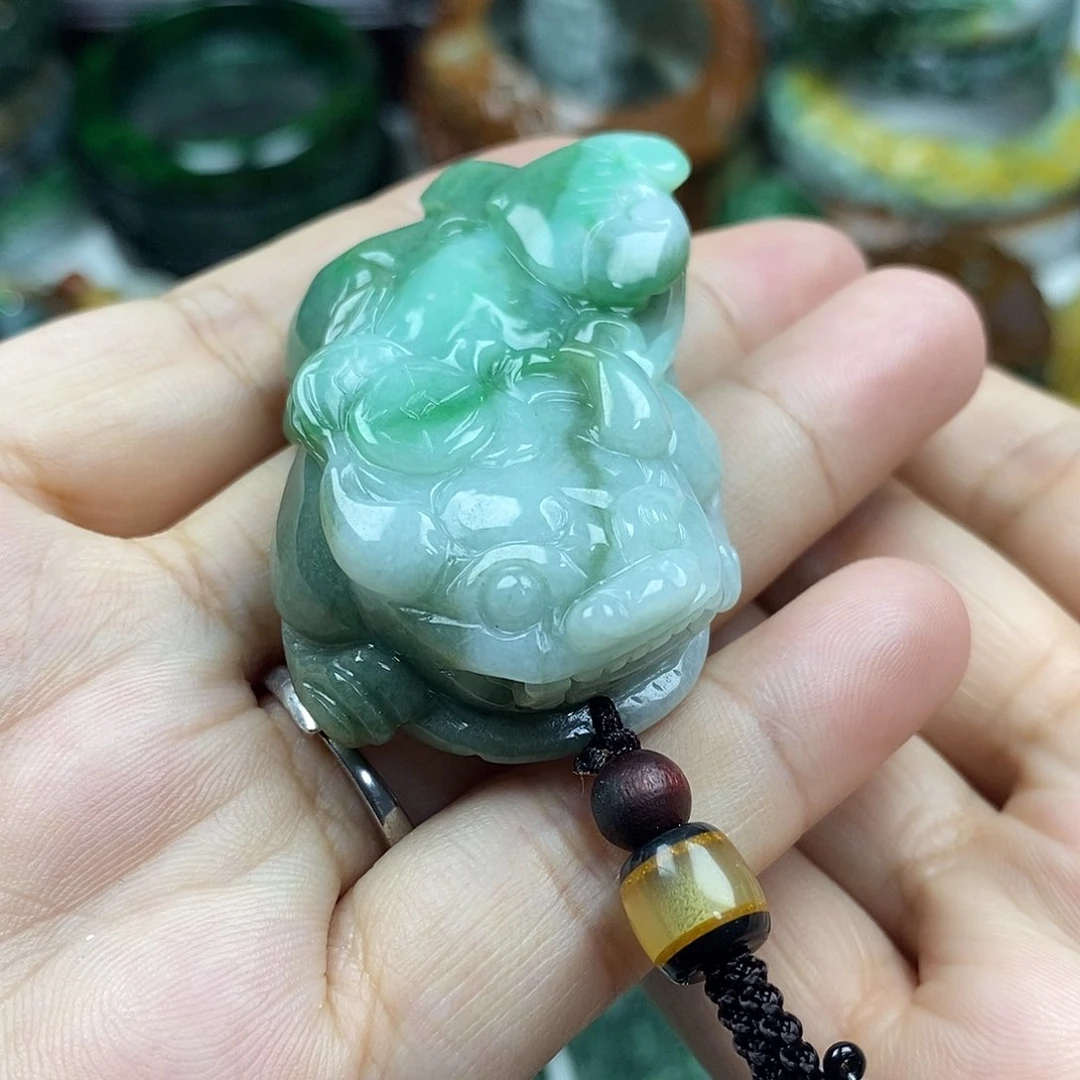 颈饰未镶嵌翡翠牌子