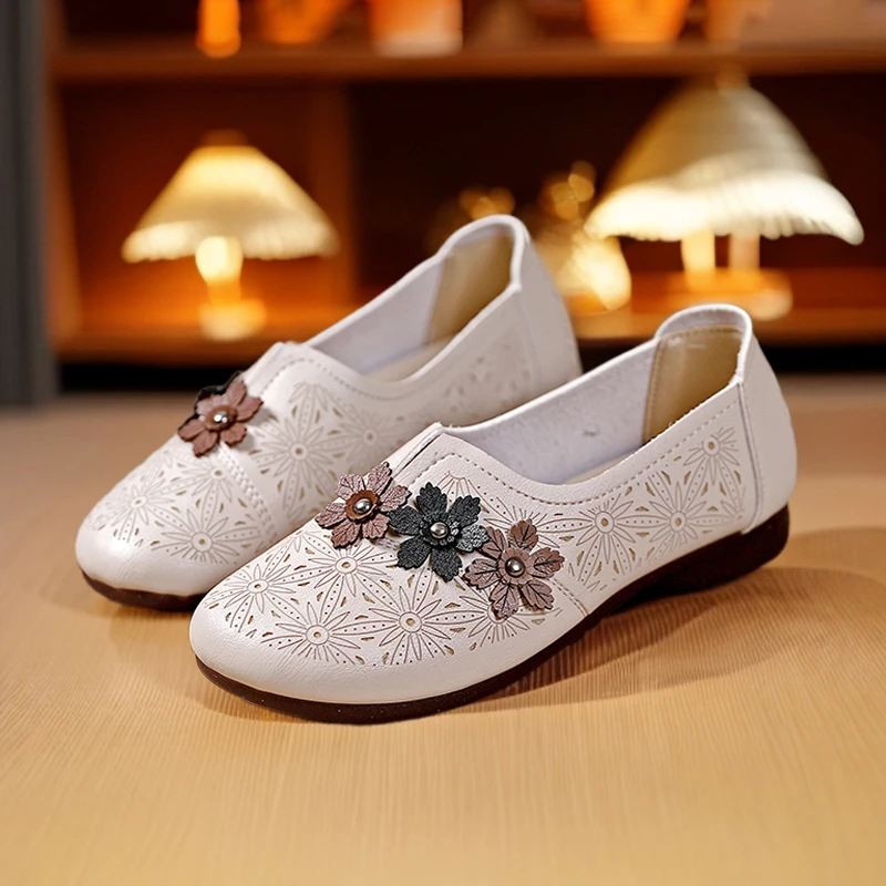 春秋季中老年真皮妈妈鞋软底防滑民族风牛筋底休闲舒适透气老人鞋