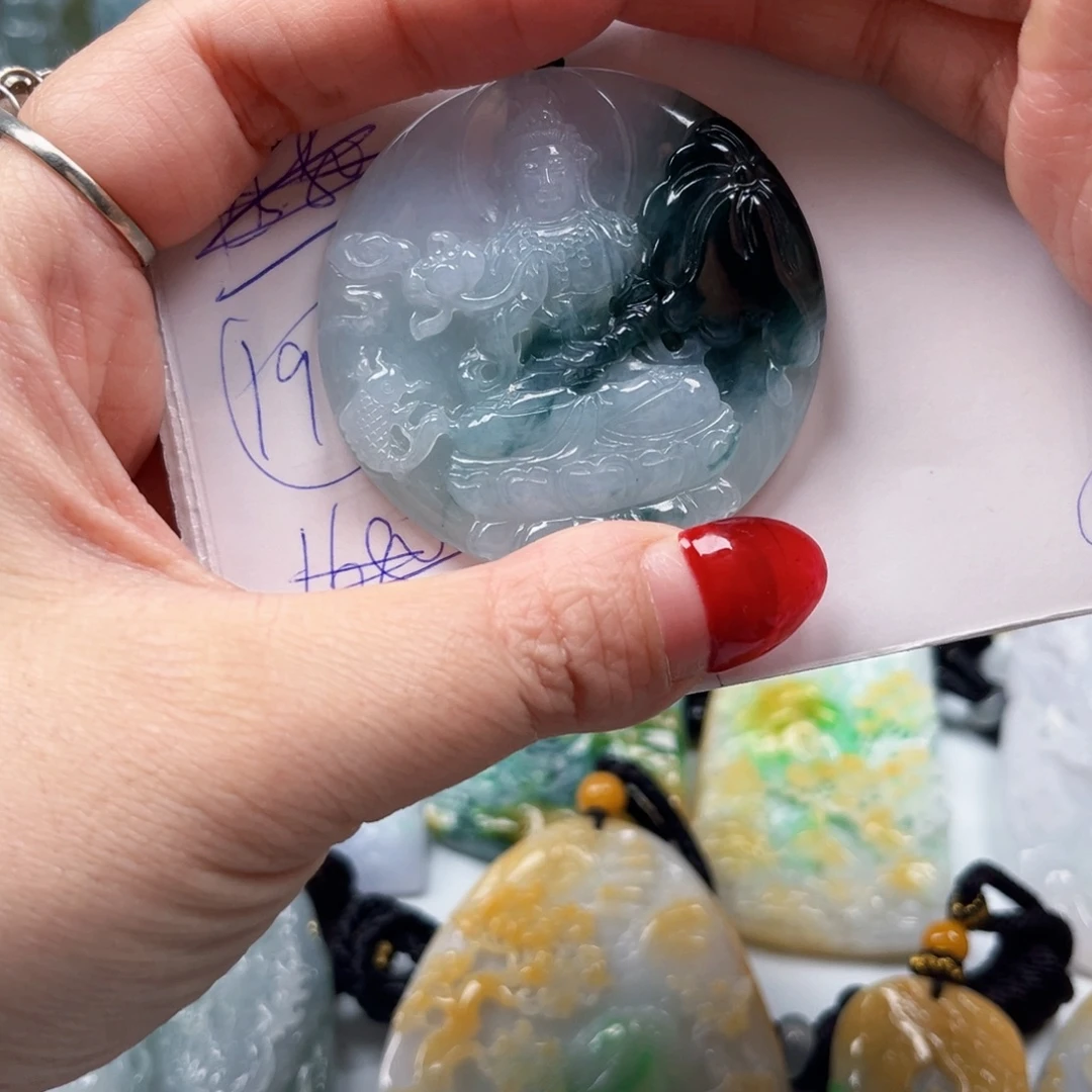 心***来翡翠未镶嵌颈饰翡翠