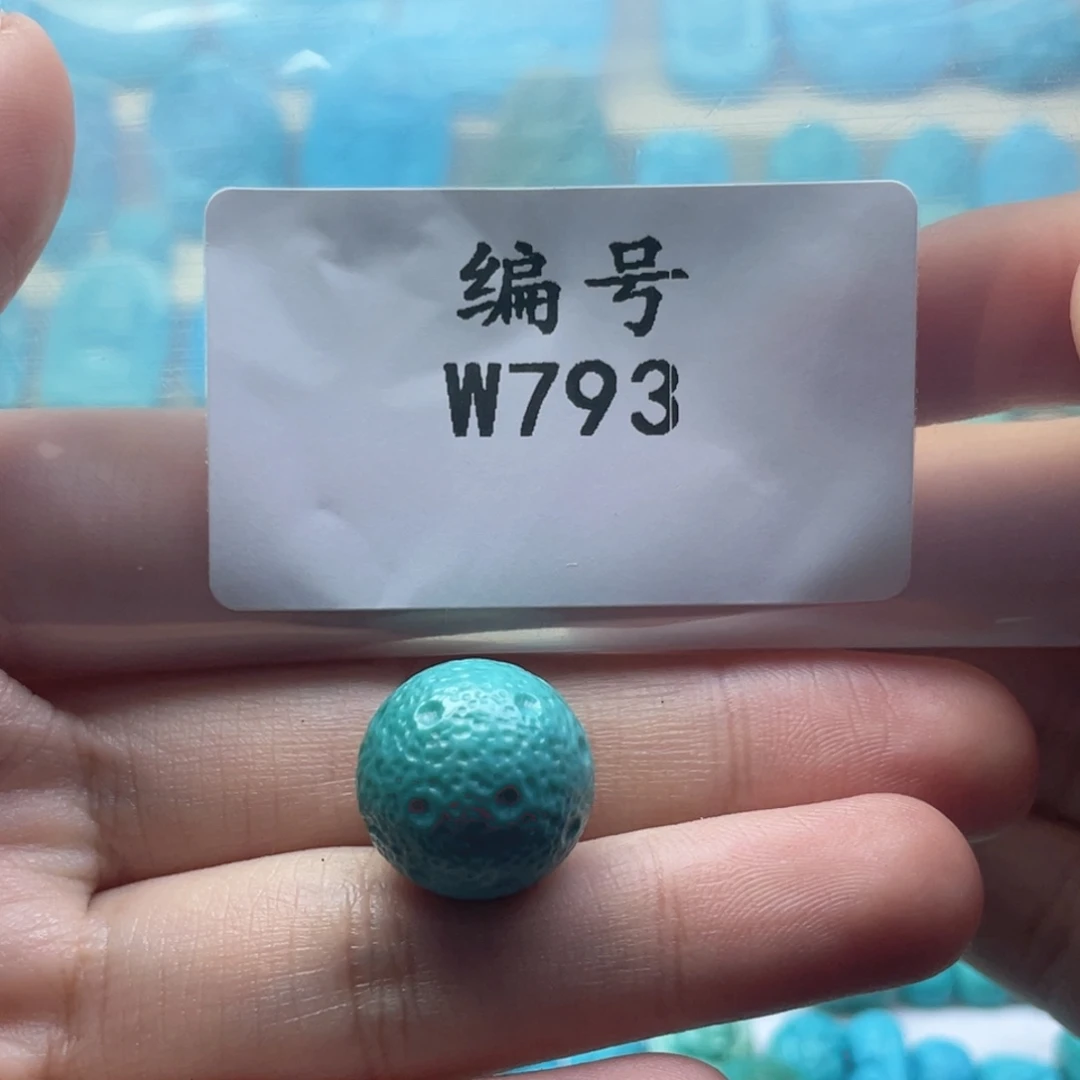 蔡***清绿松石未镶嵌天然原矿绿松石雕刻件