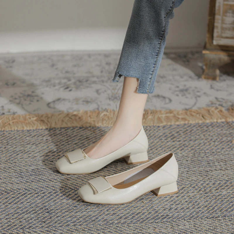 真皮粗跟单鞋女2025新款法式舒适百搭浅口通勤职业软底不累脚女鞋
