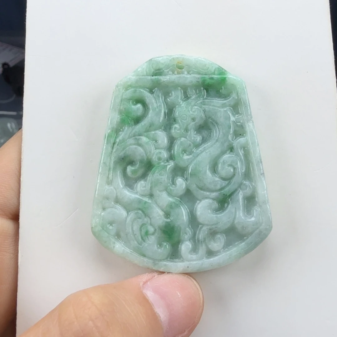 翡翠挂件未镶嵌翡翠