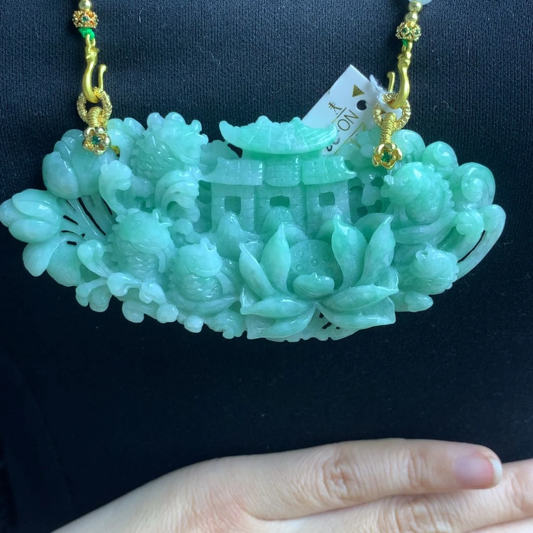 翡翠颈饰未镶嵌翡翠