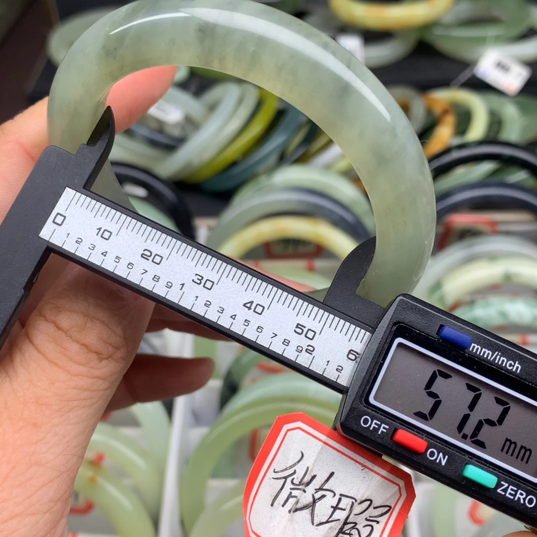 未镶嵌蛇纹石玉手镯9…54