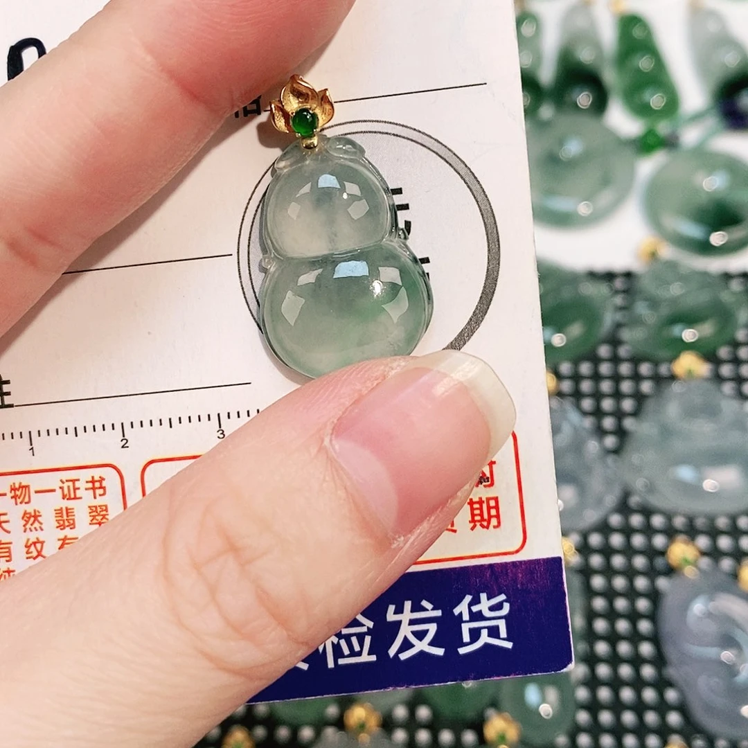 翡翠颈饰18K金镶嵌吊坠