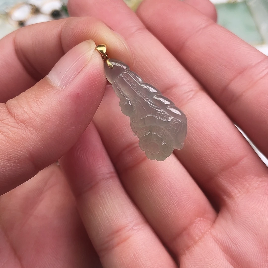 翡翠18K金镶嵌颈饰翡翠