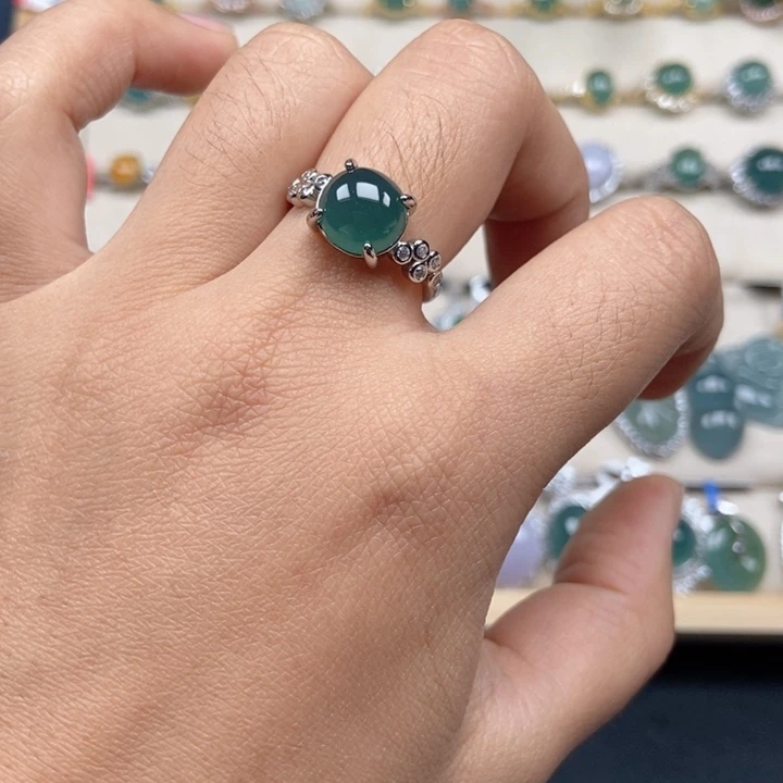 翡翠未镶嵌戒指戒指