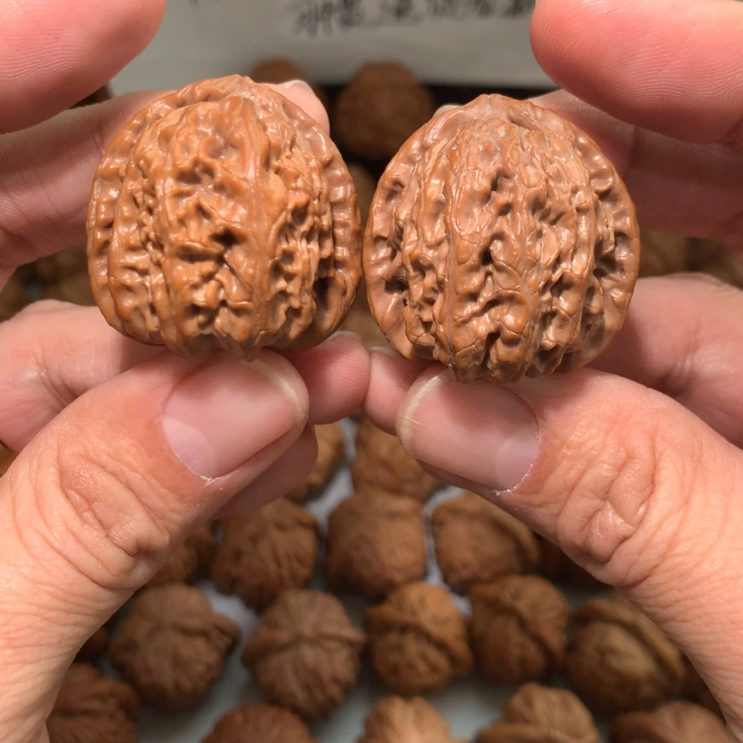 把件文玩核桃小尺寸三角白