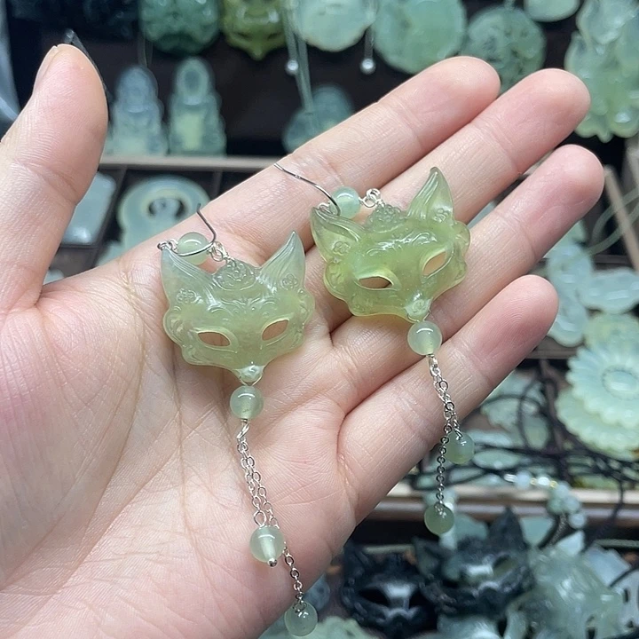 彼***岸岫玉未镶嵌吊坠(赠链)