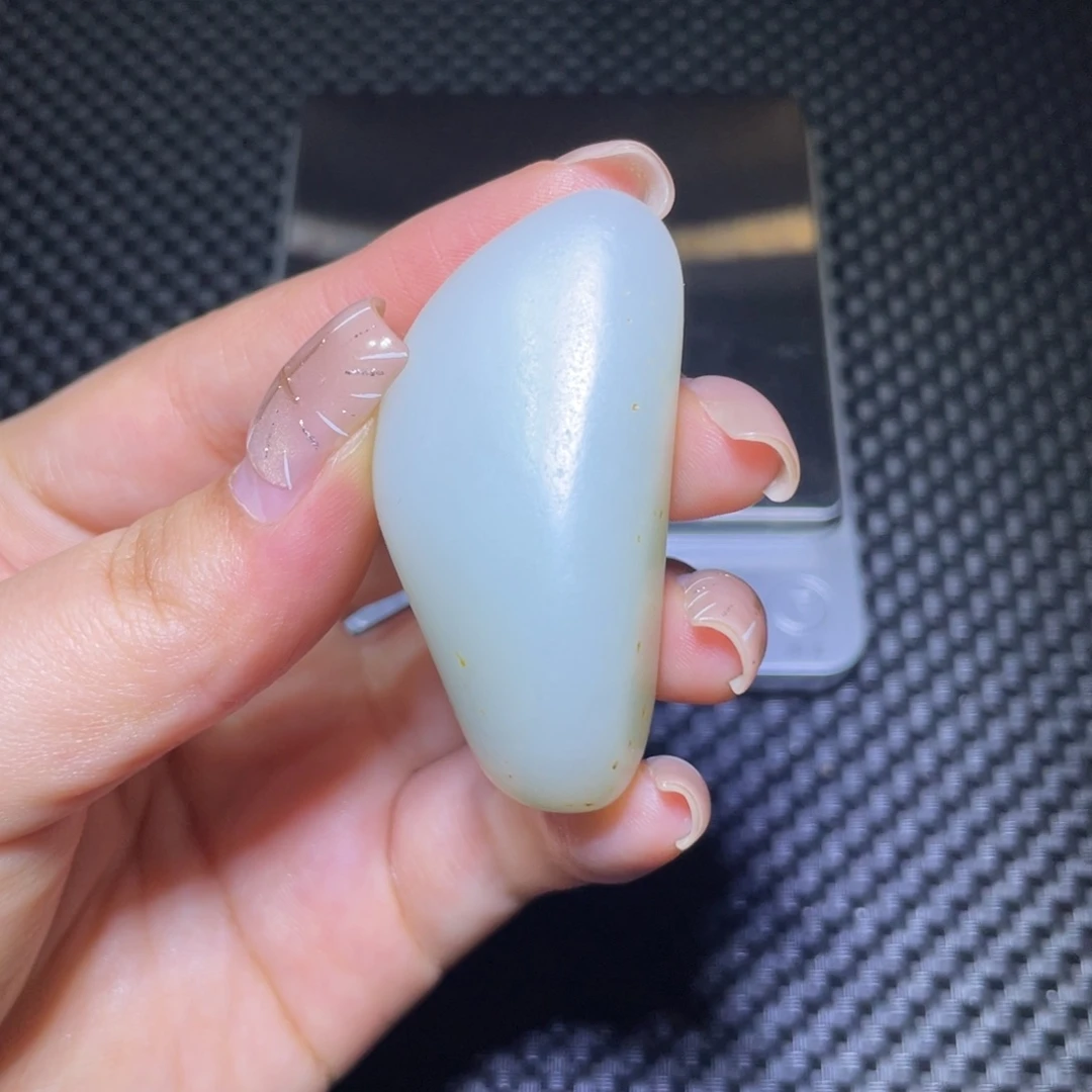 董***国和田玉未镶嵌颈饰