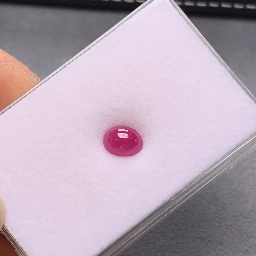 881180红宝石裸石，尺寸6*8*4.2mm，重量2.21ct