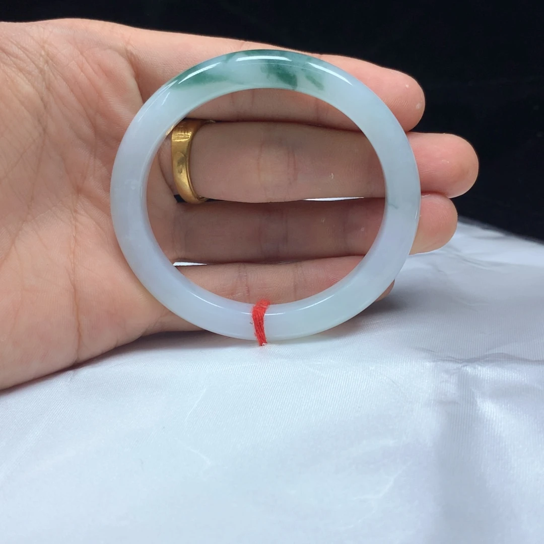 翡翠未镶嵌手镯（贵妃镯）52.8贵妃