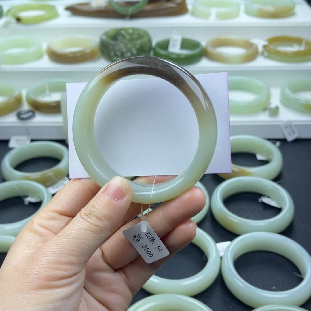 和田玉（糖玉）手镯未镶嵌