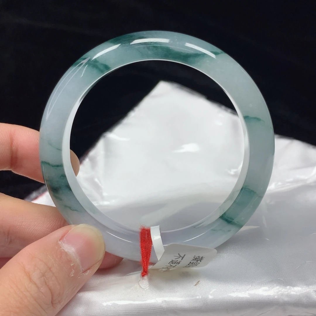 翡翠手镯（圆镯）未镶嵌56.5