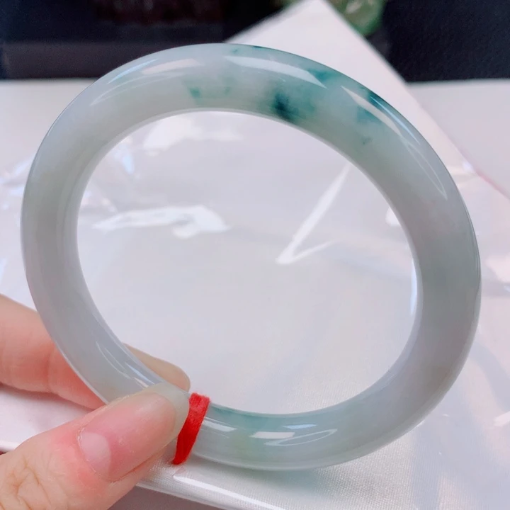 未镶嵌手镯（圆镯）翡翠