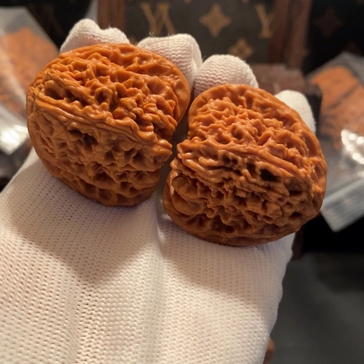 文玩核桃把件南疆石