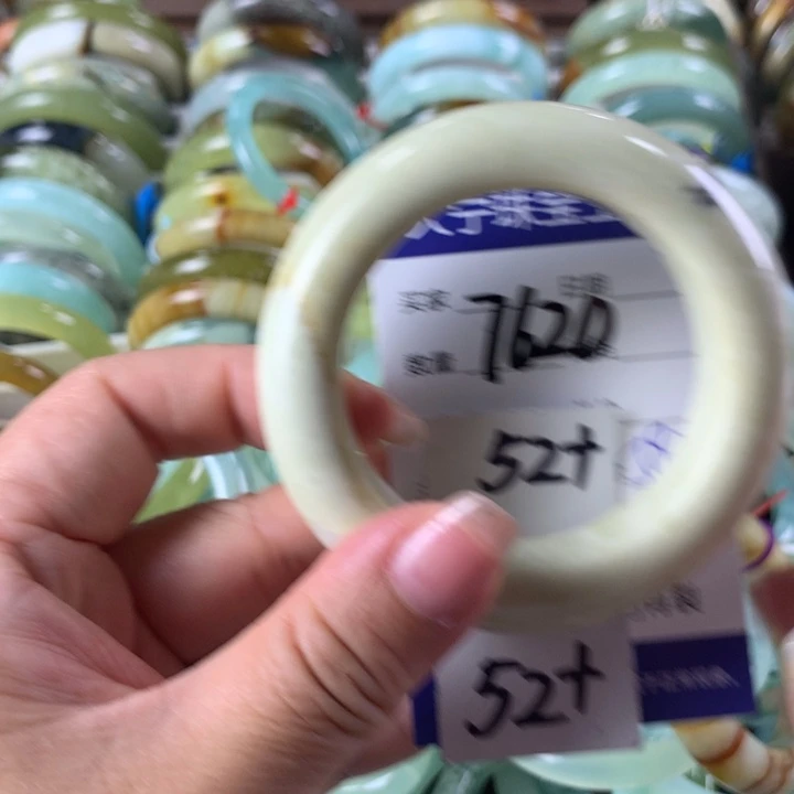 蛇纹石玉未镶嵌手镯7620