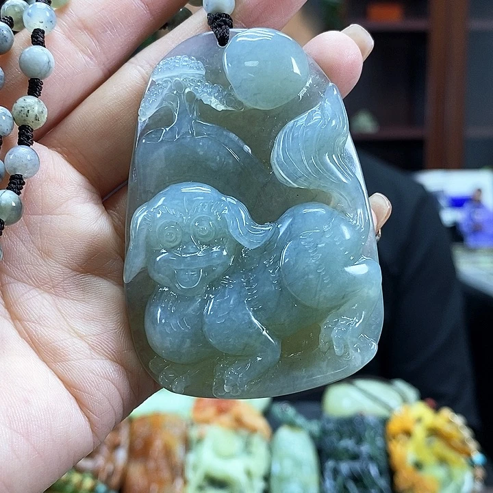 蛇纹石玉吊坠未镶嵌