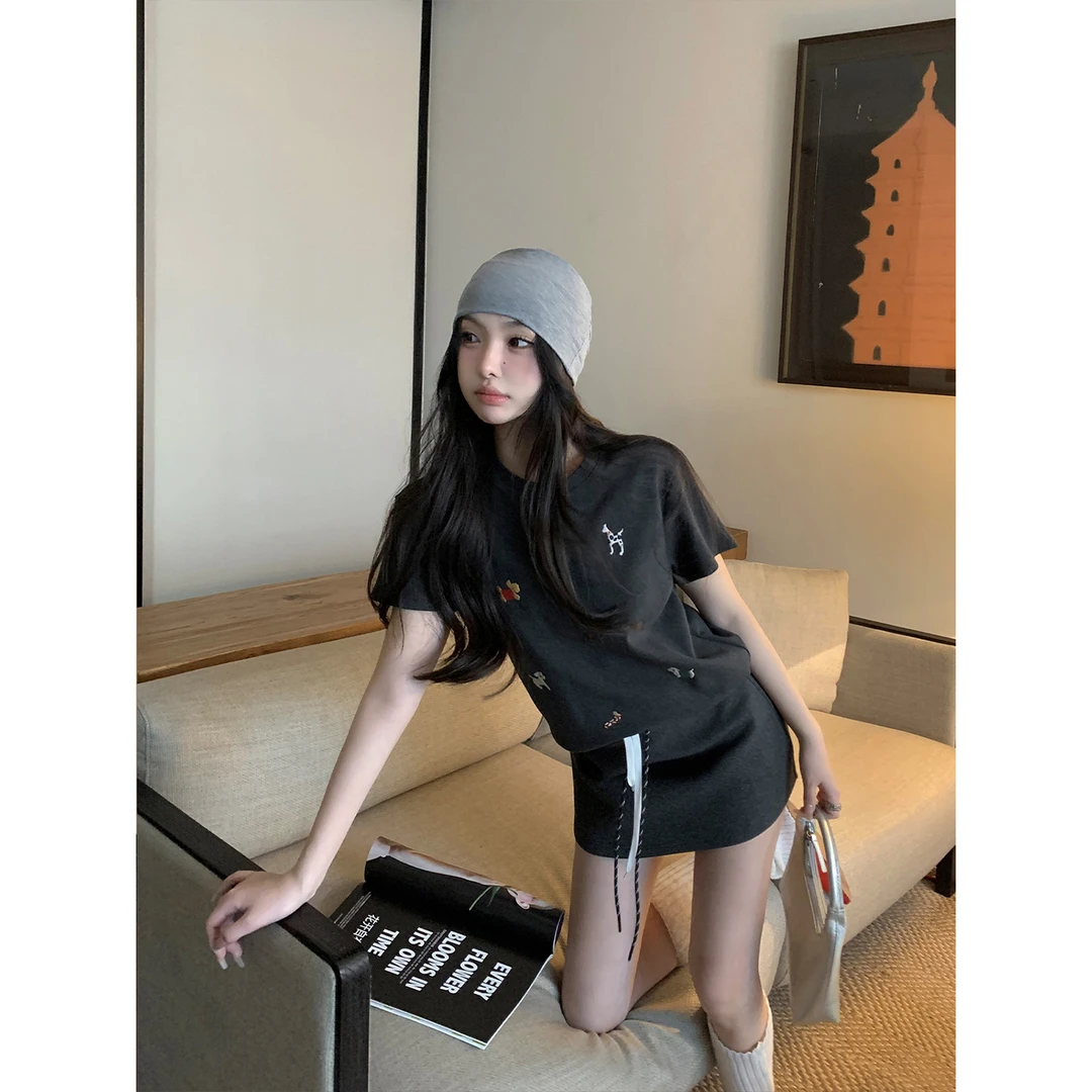 区区欧阳 小狗刺绣短袖T恤女夏季新款宽松显瘦圆领内搭打底衫上衣