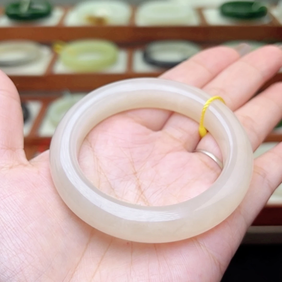 【闪购商品】和田玉手镯未镶嵌