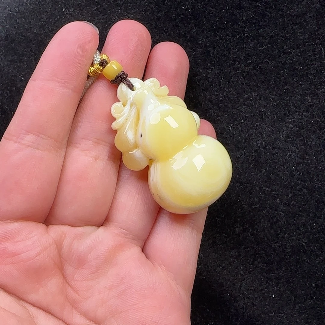 蜜蜡未镶嵌珠宝奇石