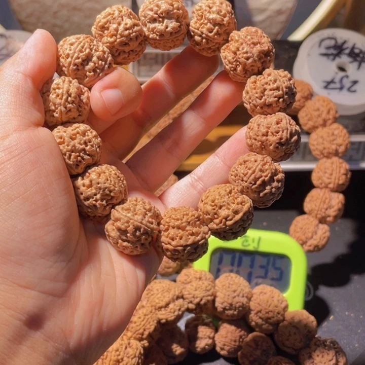 桐***丝手串金刚菩提这个