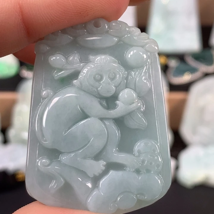 颈饰未镶嵌翡翠猴